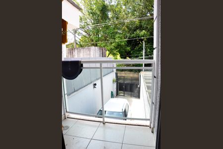 Casa para alugar com 2000m², 2 quartos e 2 vagas Casa para alugar com 2000m², 2 quartos e 2 vagasDetalhe - Varanda do Quarto 01 com Suíte