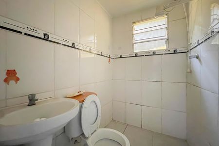 Banheiro social 2 de casa para alugar com 2 quartos, 250m² em Cidade das Flores, Osasco