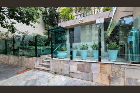 Apartamento para alugar com 28m², 1 quarto e 1 vaga Apartamento para alugar com 28m², 1 quarto e 1 vagaFachada do Prédio