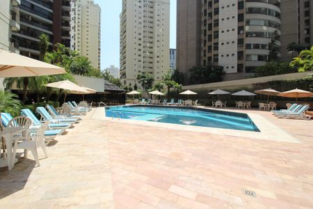 Apartamento para alugar com 130m², 3 quartos e 2 vagasÁrea comum - Piscina