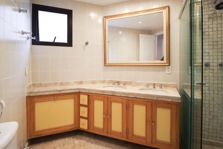 Apartamento para alugar com 130m², 3 quartos e 2 vagasBanheiro da Suíte