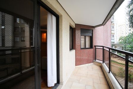 Apartamento para alugar com 130m², 3 quartos e 2 vagasVaranda