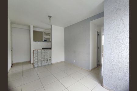 Sala de apartamento para alugar com 3 quartos, 58m² em Vargem Pequena, Rio de Janeiro