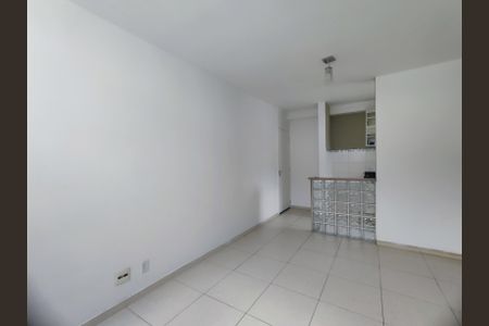Sala de apartamento para alugar com 3 quartos, 58m² em Vargem Pequena, Rio de Janeiro