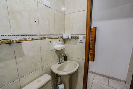 Casa à venda com 80m², 3 quartos e sem vagaBanheiro Corredor