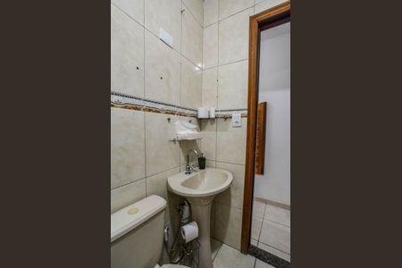 Casa à venda com 80m², 3 quartos e sem vagaBanheiro Corredor