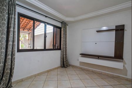 Casa à venda com 80m², 3 quartos e sem vagaSala