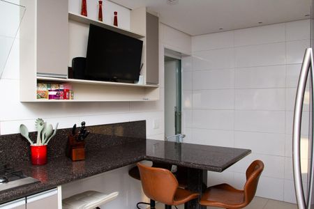 Cozinha de apartamento à venda com 3 quartos, 215m² em Jardim Avelino, São Paulo