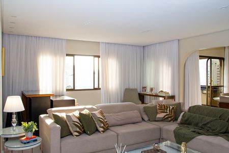 Apartamento à venda com 3 quartos, 215m² em Jardim Avelino, São Paulo