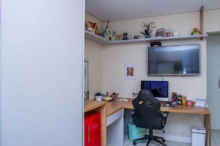 Suíte de apartamento à venda com 3 quartos, 215m² em Jardim Avelino, São Paulo