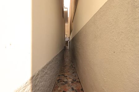 Casa para alugar com 126m², 2 quartos e 2 vagasCorredor externo