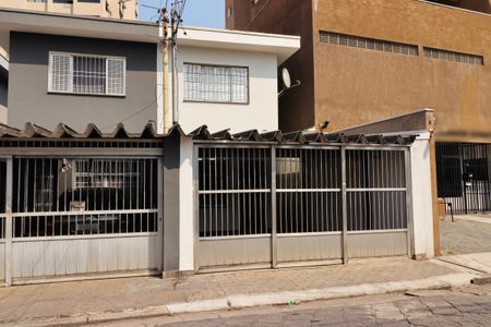 Casa para alugar com 126m², 2 quartos e 2 vagasFachada