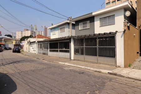 Casa para alugar com 126m², 2 quartos e 2 vagasFachada