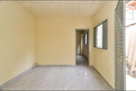 Sala de casa para alugar com 2 quartos, 65m² em Colégio Batista, Belo Horizonte