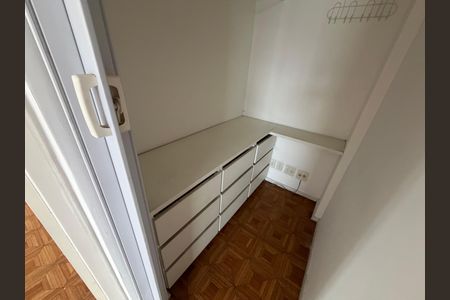Apartamento à venda com 98m², 2 quartos e 1 vagaCloset