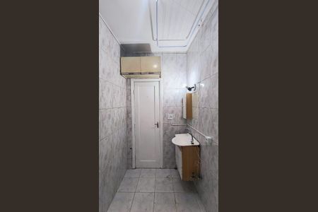 Banheiro de kitnet/studio para alugar com 1 quarto, 40m² em Liberdade, São Paulo