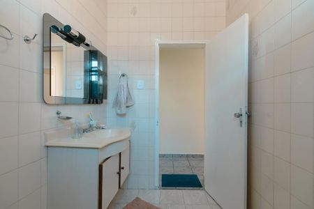 Casa à venda com 250m², 3 quartos e 4 vagasBanheiro