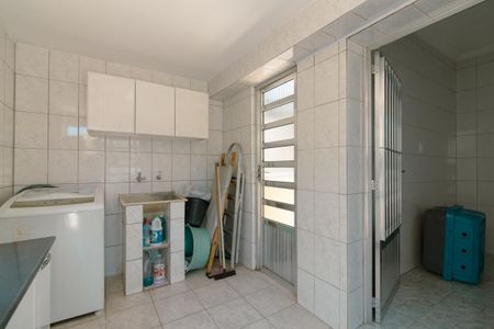 Casa à venda com 250m², 3 quartos e 4 vagasÁrea de Serviço