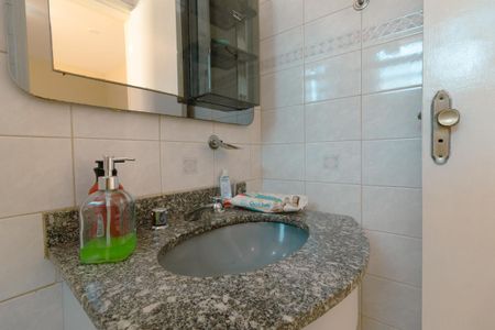 Casa à venda com 250m², 3 quartos e 4 vagasBanheiro da Suíte