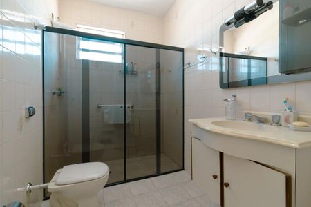 Casa à venda com 250m², 3 quartos e 4 vagasBanheiro