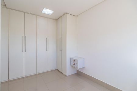 Apartamento para alugar com 2 quartos, 178m² em Jardim Tupanci, Barueri