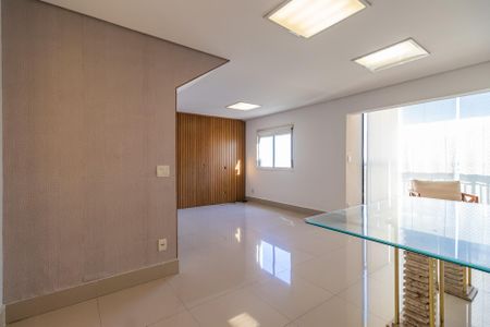 Apartamento para alugar com 2 quartos, 178m² em Jardim Tupanci, Barueri