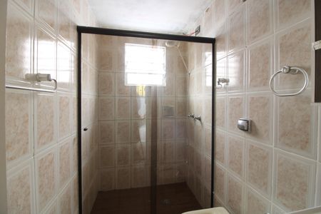 Banheiro de casa para alugar com 1 quarto, 70m² em Vila Paranaguá, São Paulo