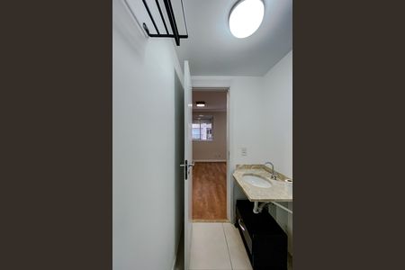 Apartamento para alugar com 68m², 2 quartos e 1 vaga Apartamento para alugar com 68m², 2 quartos e 1 vagaBanheiro social