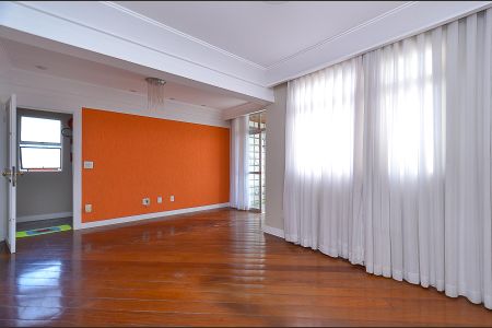 Sala  de apartamento para alugar com 3 quartos, 93m² em Sagrada Família, Belo Horizonte