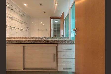 Apartamento para alugar com 93m², 2 quartos e 1 vagaSuíte - banheiro