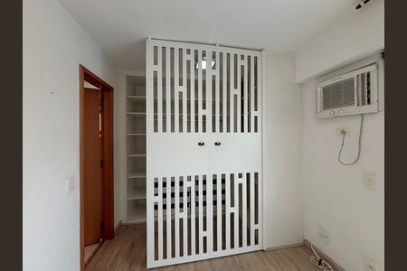 Apartamento para alugar com 93m², 2 quartos e 1 vagaSuíte