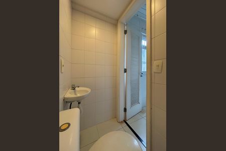 Apartamento para alugar com 93m², 2 quartos e 1 vagaÁrea de serviço - banheiro