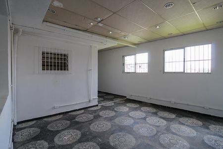 Quintal coberto de casa para alugar com 1 quarto, 100m² em Jardim Ester, São Paulo
