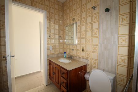 Banheiro de casa para alugar com 1 quarto, 100m² em Jardim Ester, São Paulo