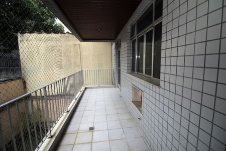 Apartamento à venda com 130m², 3 quartos e 1 vagaVaranda