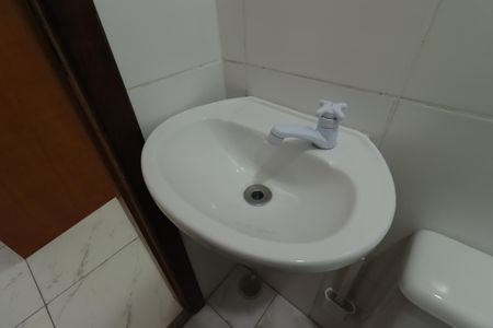 Casa para alugar com 118m², 3 quartos e 2 vagasBanheiro da Suíte 2 - Pia