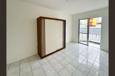 Apartamento para alugar com 2 quartos, 65m² em Barreiros, São José