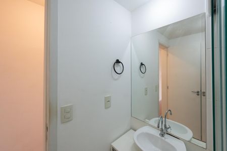 Banheiro Social de kitnet/studio para alugar com 1 quarto, 28m² em Mirandópolis, São Paulo