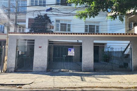 Apartamento para alugar com 90m², 3 quartos e 1 vaga Apartamento para alugar com 90m², 3 quartos e 1 vagaFachada
