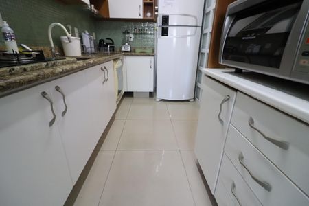 Apartamento para alugar com 70m², 2 quartos e 1 vagaCozinha 