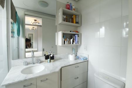 Apartamento à venda com 62m², 2 quartos e 2 vagasBanheiro da Suíte 1