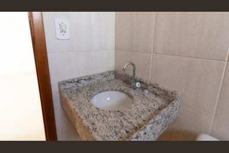 Apartamento à venda com 48m², 2 quartos e sem vaga Apartamento à venda com 48m², 2 quartos e sem vagaBanheiro