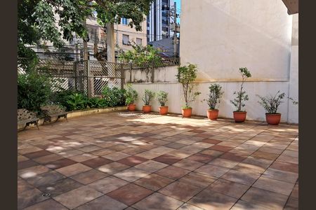 Apartamento à venda com 110m², 2 quartos e 1 vaga Apartamento à venda com 110m², 2 quartos e 1 vagaÁrea Comum