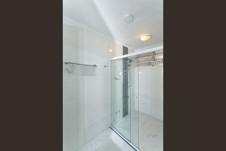 Apartamento à venda com 110m², 2 quartos e 1 vaga Apartamento à venda com 110m², 2 quartos e 1 vagaBanheiro Social