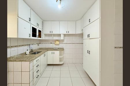 Apartamento à venda com 150m², 3 quartos e 1 vaga Apartamento à venda com 150m², 3 quartos e 1 vagaCozinha