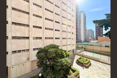 Apartamento à venda com 150m², 3 quartos e 1 vaga Apartamento à venda com 150m², 3 quartos e 1 vagaVista