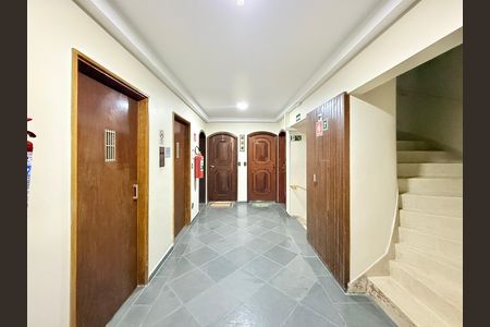 Apartamento à venda com 150m², 3 quartos e 1 vaga Apartamento à venda com 150m², 3 quartos e 1 vagaHall Apartamento