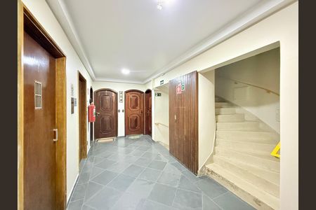 Apartamento à venda com 150m², 3 quartos e 1 vaga Apartamento à venda com 150m², 3 quartos e 1 vagaHall Apartamento