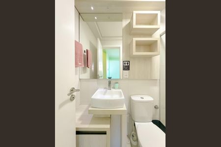 Banheiro da Suíte 1 de apartamento para alugar com 2 quartos, 80m² em Ingleses do Rio Vermelho, Florianópolis