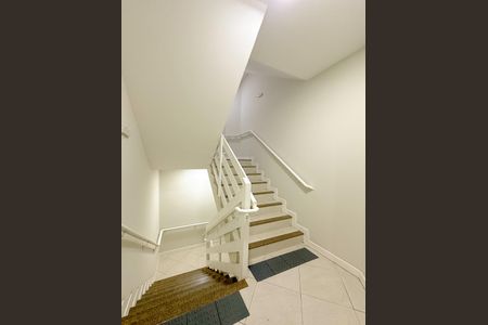 Apartamento para alugar com 80m², 2 quartos e 1 vagaEscada